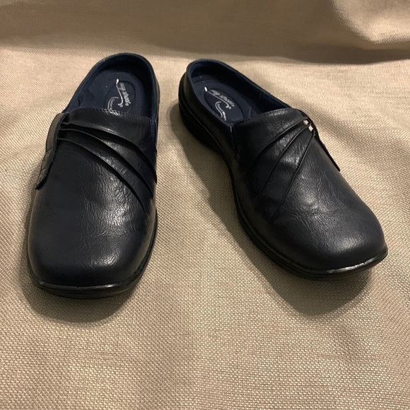 Easy Street Holly Mule - Picture 1 of 15
